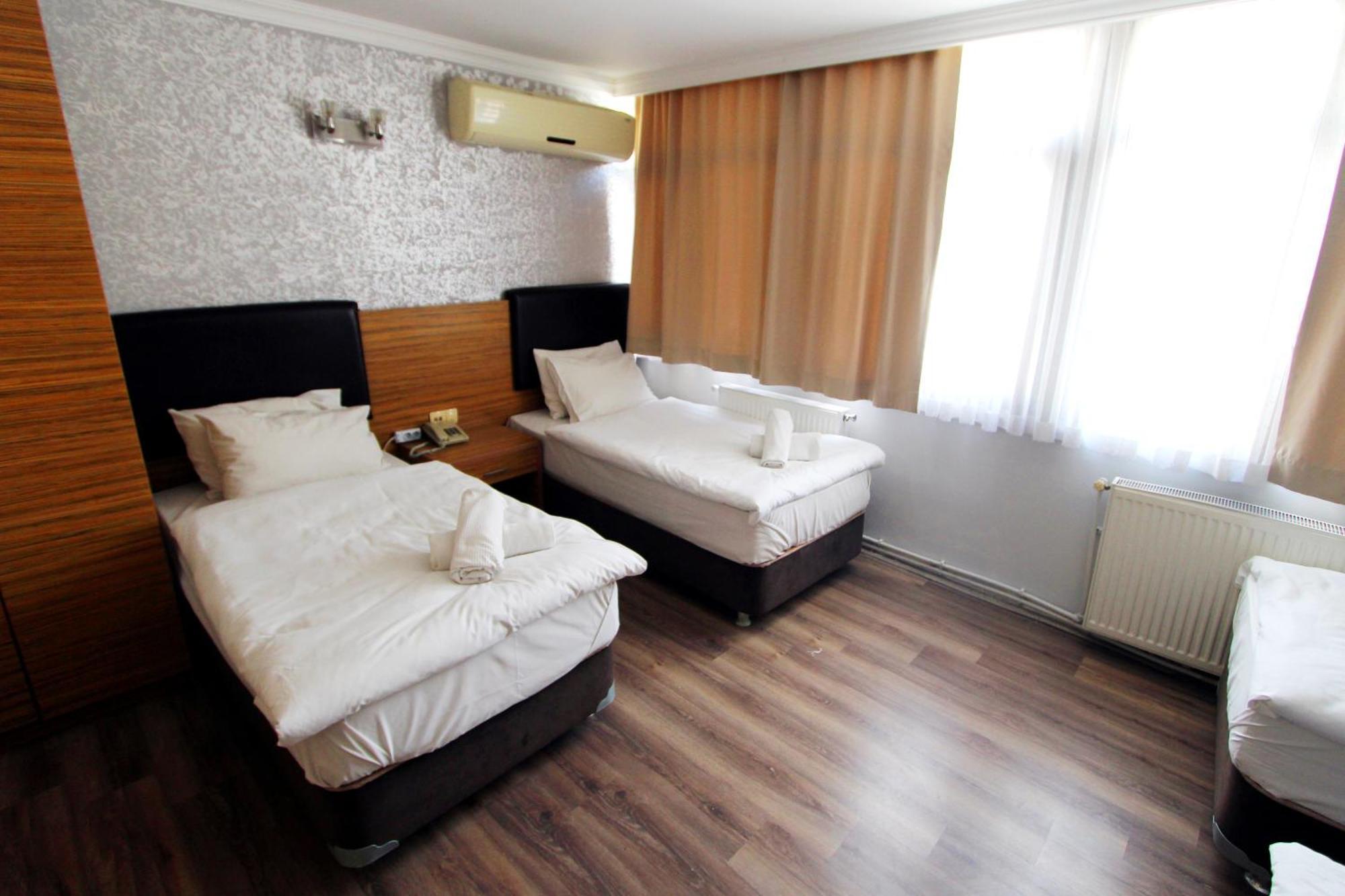 Lyon Hotel อิสตันบูล ภายนอก รูปภาพ