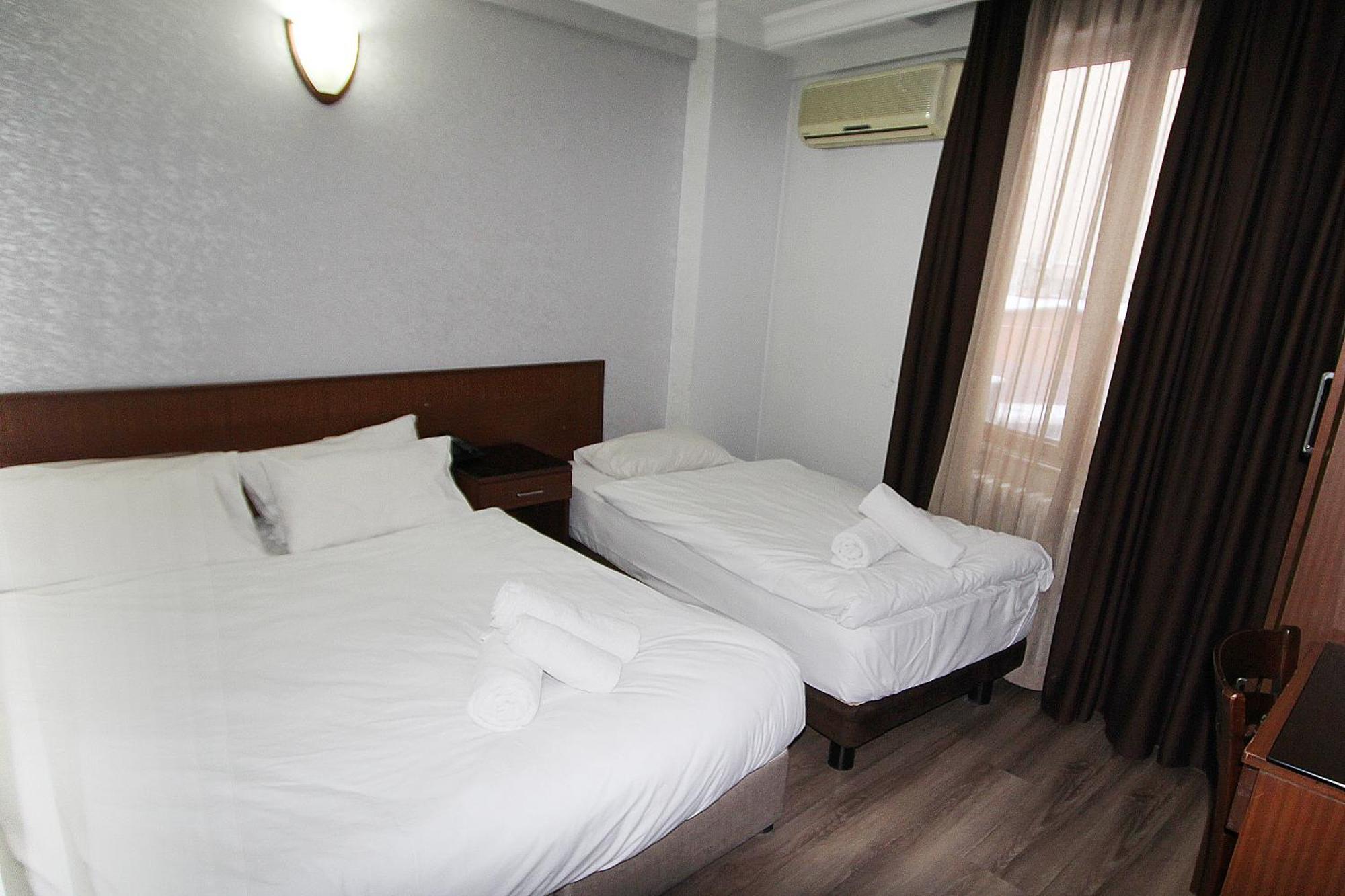 Lyon Hotel อิสตันบูล ภายนอก รูปภาพ
