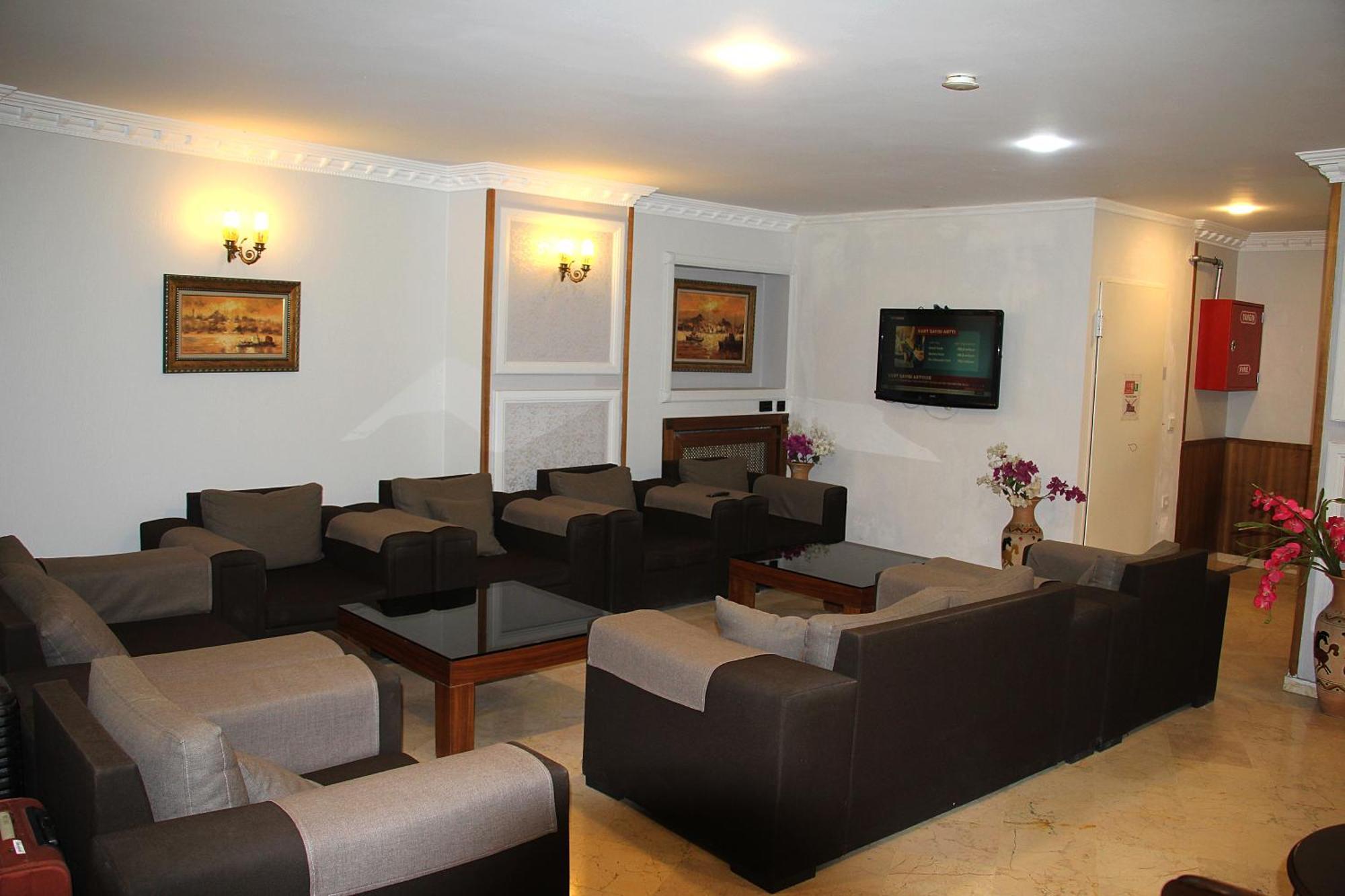 Lyon Hotel อิสตันบูล ภายนอก รูปภาพ