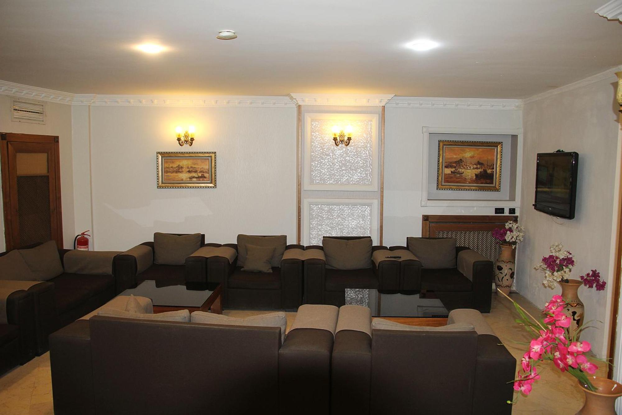 Lyon Hotel อิสตันบูล ภายนอก รูปภาพ